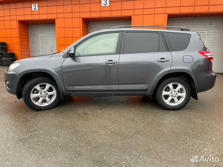 Длительная аренда автомобиля Toyota RAV4