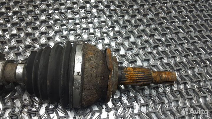 Полуось передняя левая (приводной вал, шрус)
