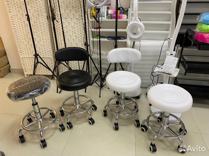 Стул мастера.Новый,без спинки