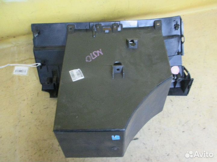 Бардачок Nissan Dualis NJ10