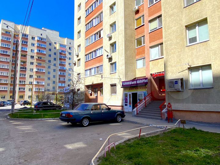 Торговая площадь, 16 м²