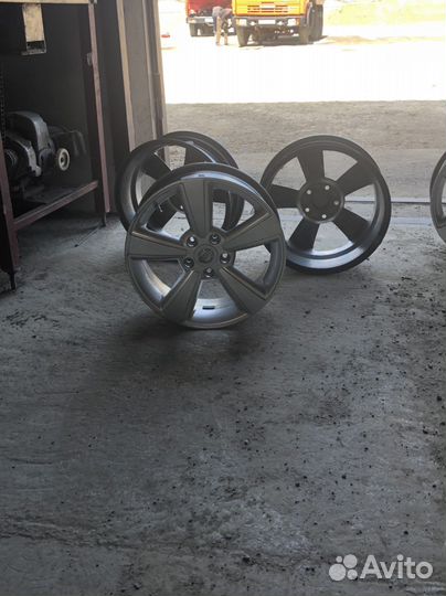 Диски 5x114.3 r17 на Ниссан х трайл