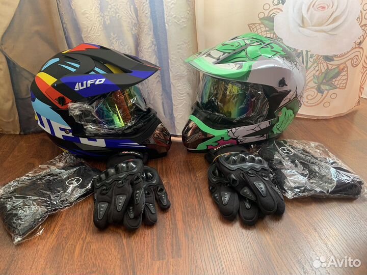 Кросовый шлем новый + очки перчатки подшлемник