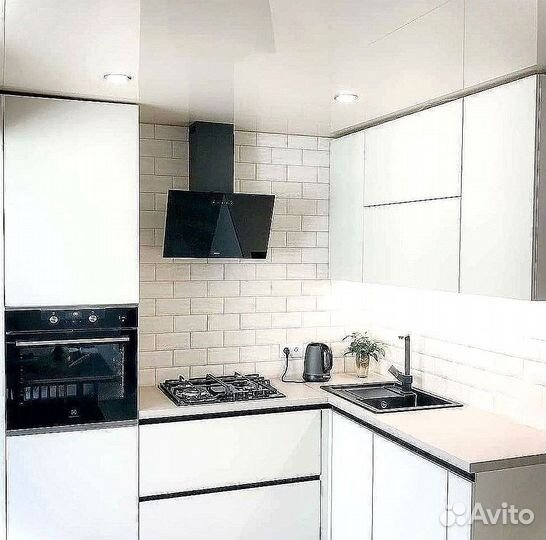 Кухня до потолка