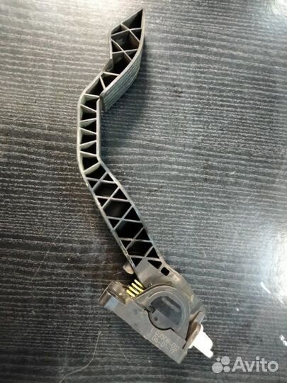 Педаль газа Peugeot 206 седан