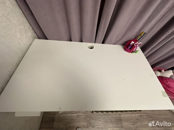 Письменный стол IKEA