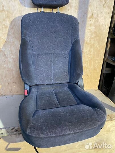Переднее левое сидение Kia Spectra