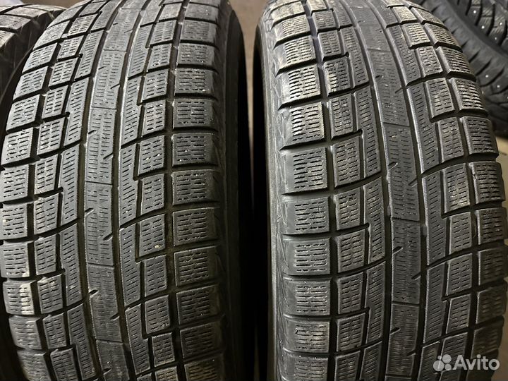 Yokohama Ice Guard IG30 215/65 R16