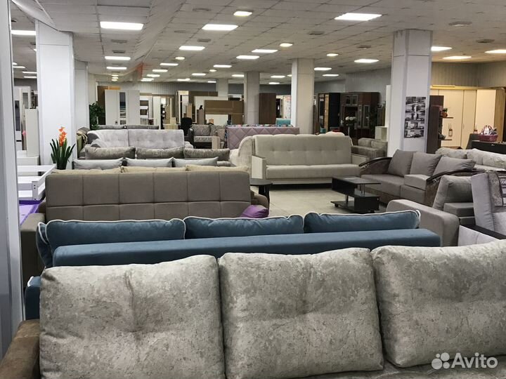 Диван поямой