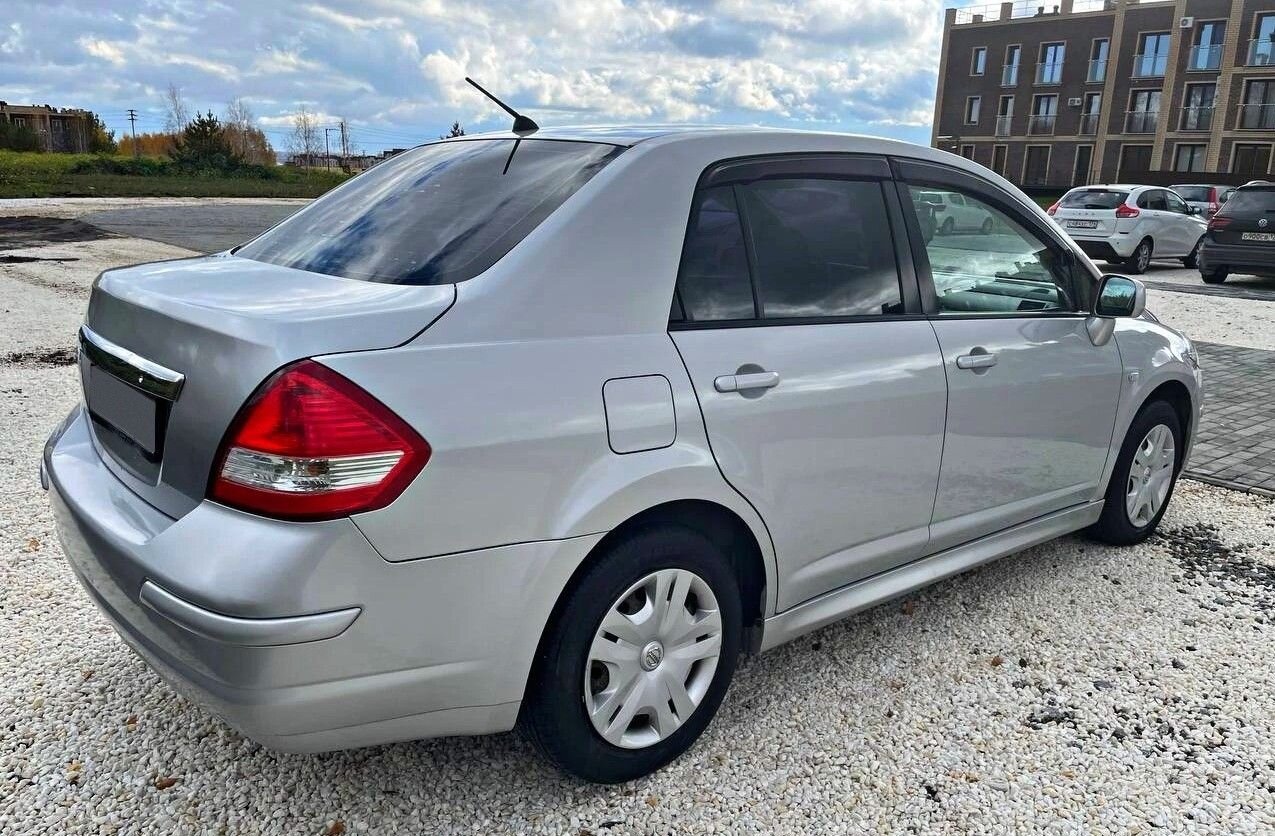 Nissan Tiida: фото владельца