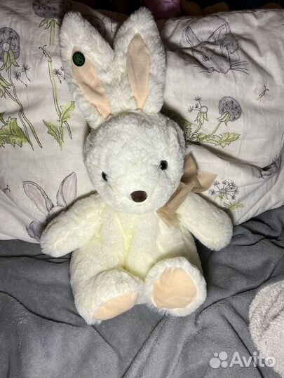 Заяц плюшевый