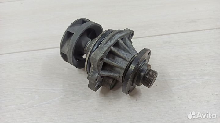 Помпа BMW X5 E53 M54