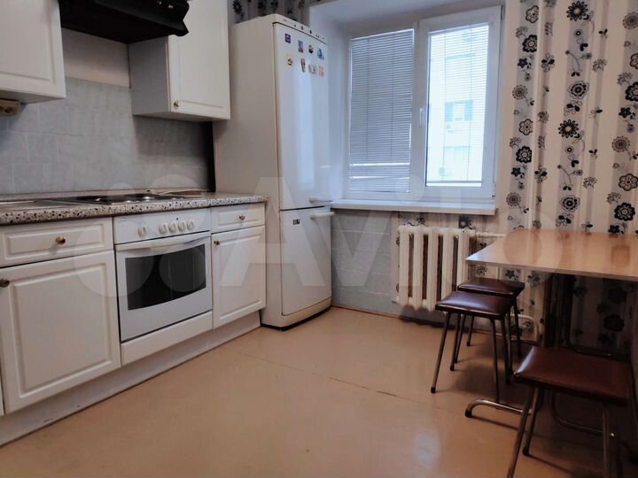 2-к. квартира, 56 м², 8/14 эт.