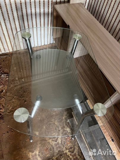 Стол стеклянный