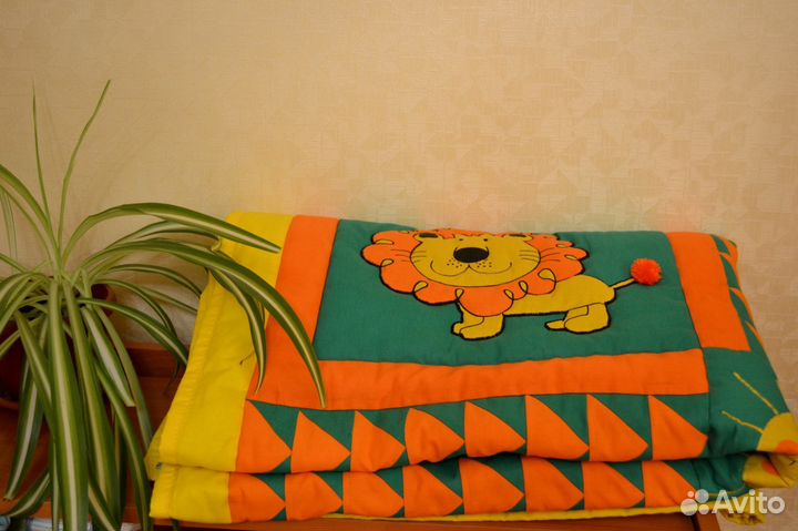 Лоскутное детское одеяло 