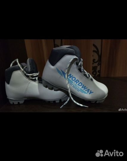 Лыжные ботинки