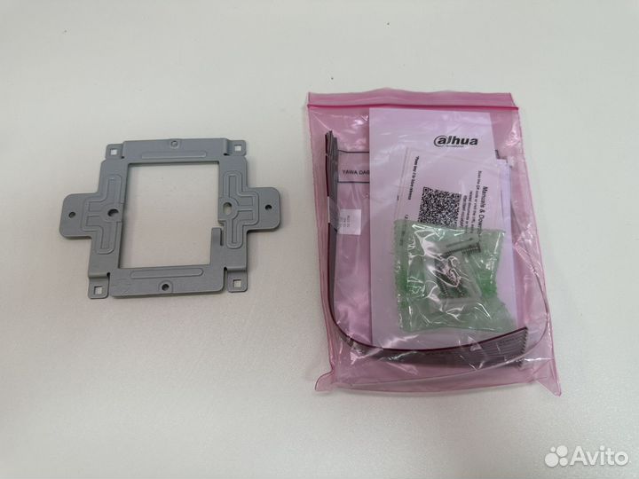 IP видеодомофон Dahua DHI-VTH2621GW-P