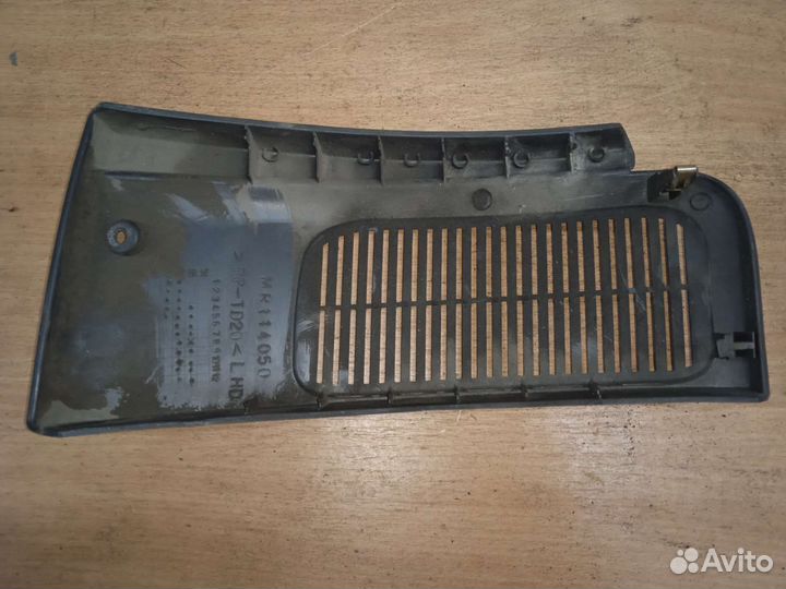 Накладка торпедо левая Mitsubishi carisma митсубис