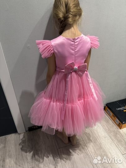 Платье праздничное на девочку