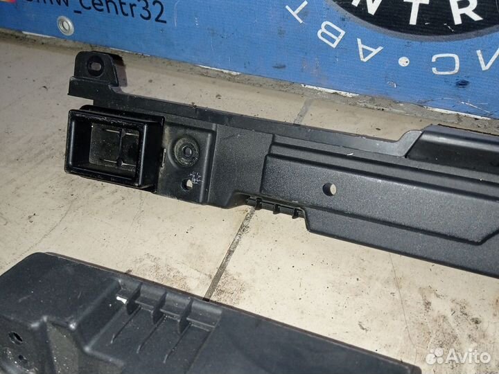 Обшивка багажника задняя на BMW Х5 Е70