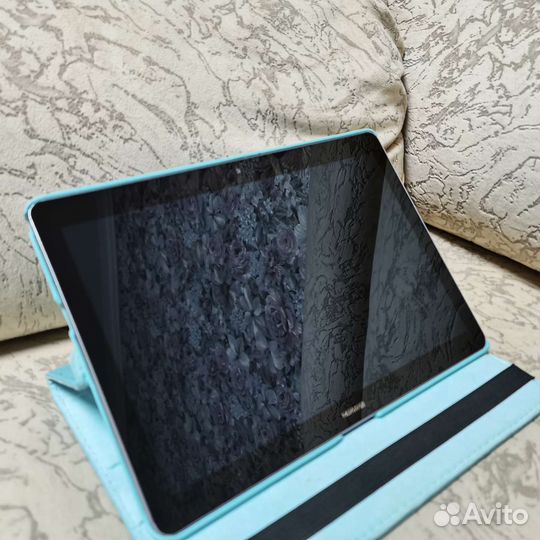 Планшет huawei mediapad T3 10 с чехлом