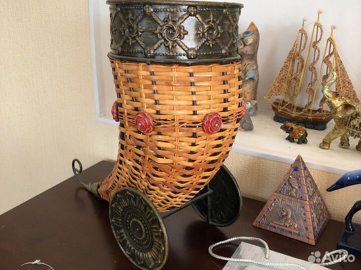 Ваза для цветов «рог изобилия»