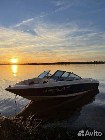Катер Bayliner