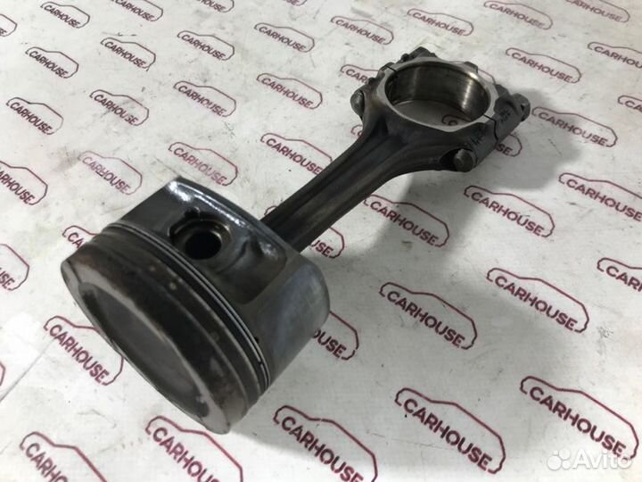 Шатун с поршнем Volkswagen Golf 4 1.6 AKL 1997