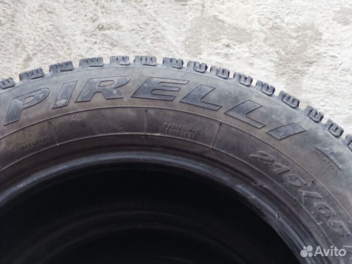 Pirelli Winter Carving Edge 215/60 R16 98T