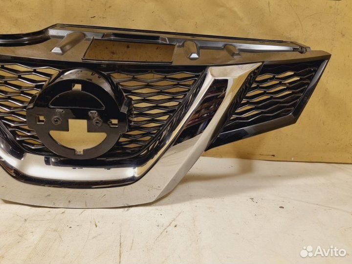 Решетка радиатора Nissan Qashqai J11