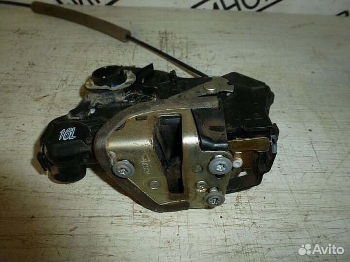 Замок передний левый Тойота Королла Е120