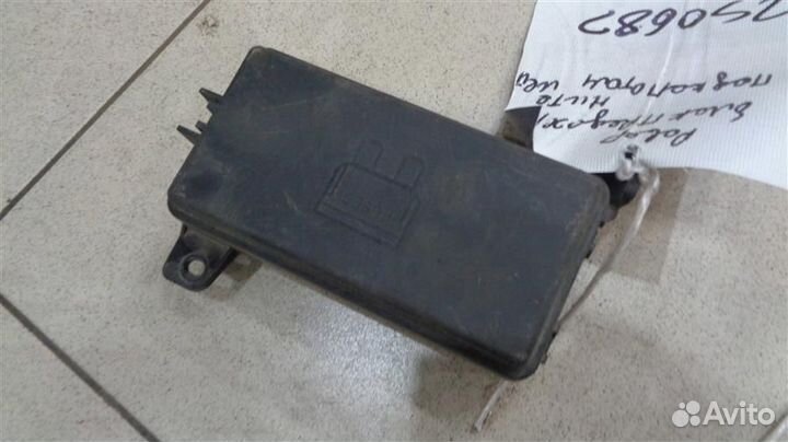 Блок предохранителей подкапотный Land Rover Disco