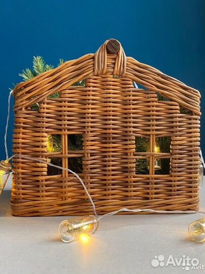 Плетеная корзина - домик