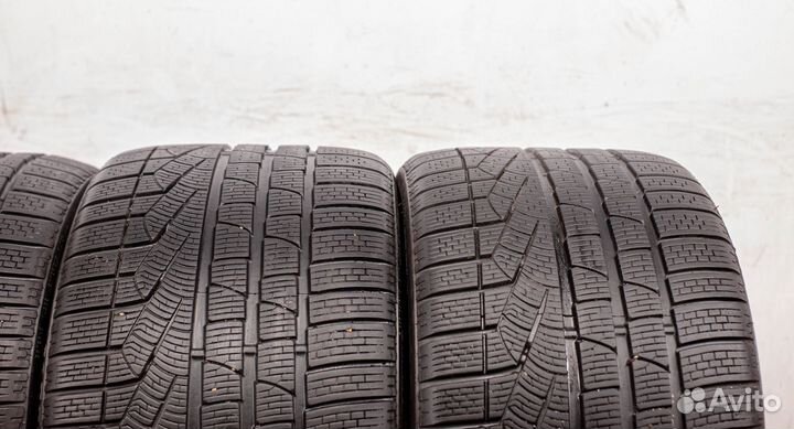 Pirelli Winter Sottozero 240 Serie II 235/35 R19 и 295/30 R19 87V