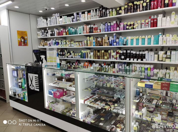 Витрина для косметики и парфюмерии