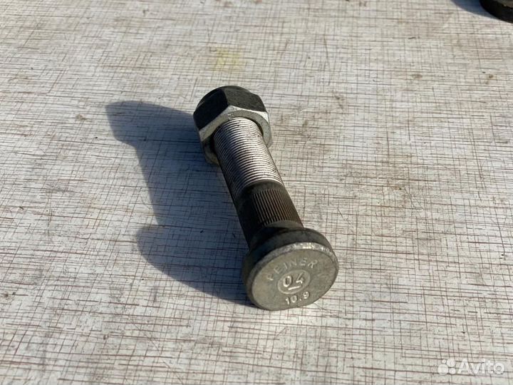 Болты на полуприцепы сталь 10.9