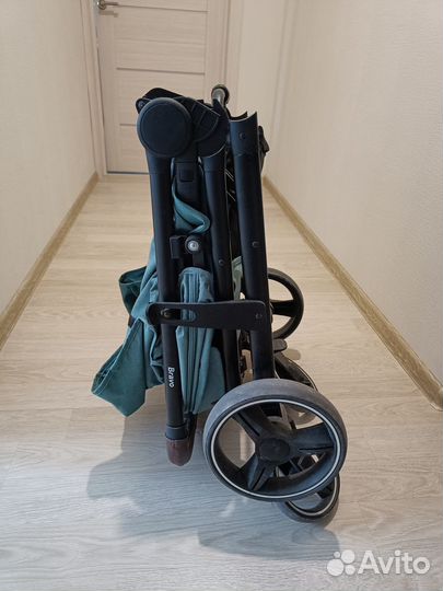 Коляска складная Carrello Bravo