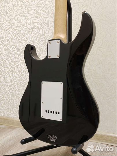 Электрогитара Yamaha pacifica 012