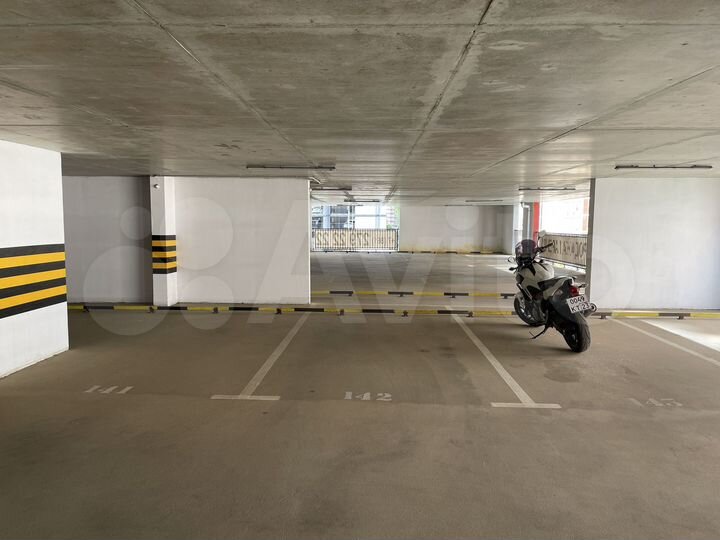 Машиноместо, 14 м²