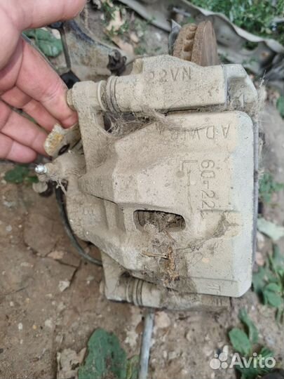 Тойота аурис E150 суппорта передние