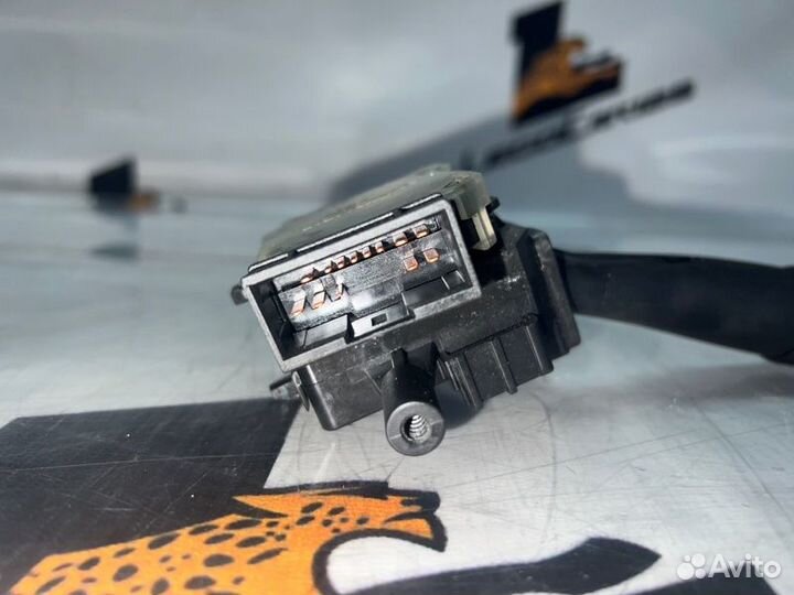 Подрулевой переключатель поворотников левый