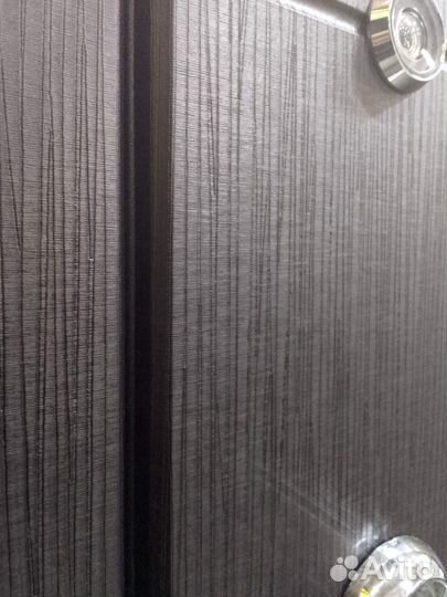 Дверь входная Графика с зеркалом