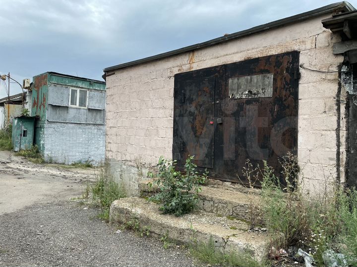 Гараж, > 30 м²