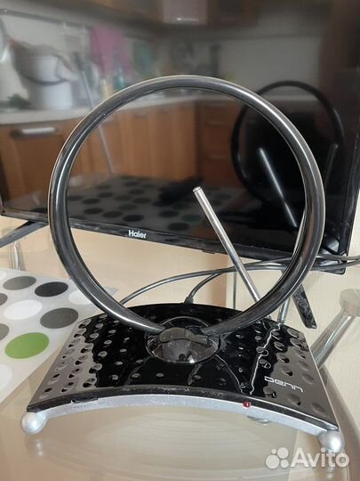 Антенна комнатная с усилителем