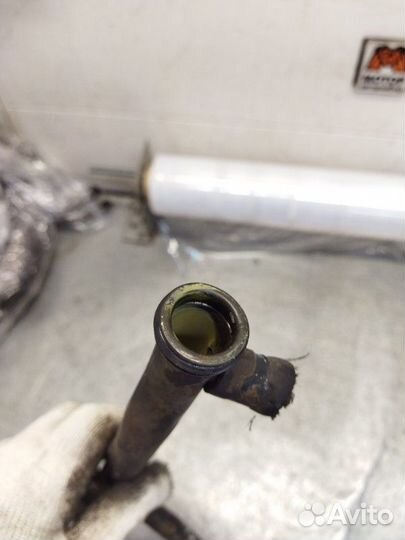 Трубка охлаждающей жидкости Kia Sorento D4CB 2.5