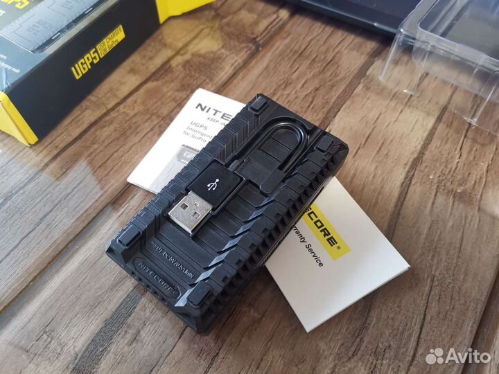 Зарядное устройство Nitecore UGP5