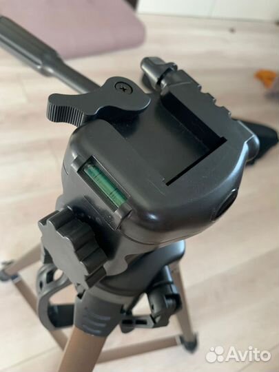 Штатив для фотоаппарата профессиональный