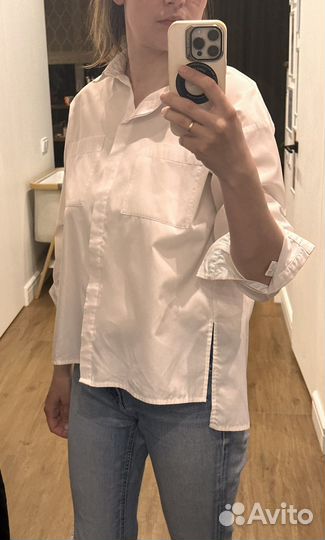 Рубашка белая и джинсы Calvin Clein