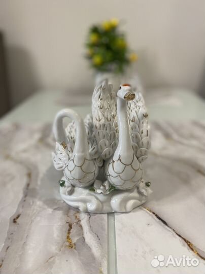Статуэтка лебедь