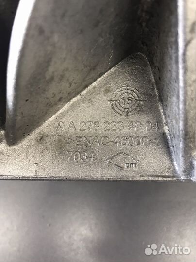 Кронштейн опоры двигателя Mercedes 6.3 M157 M278